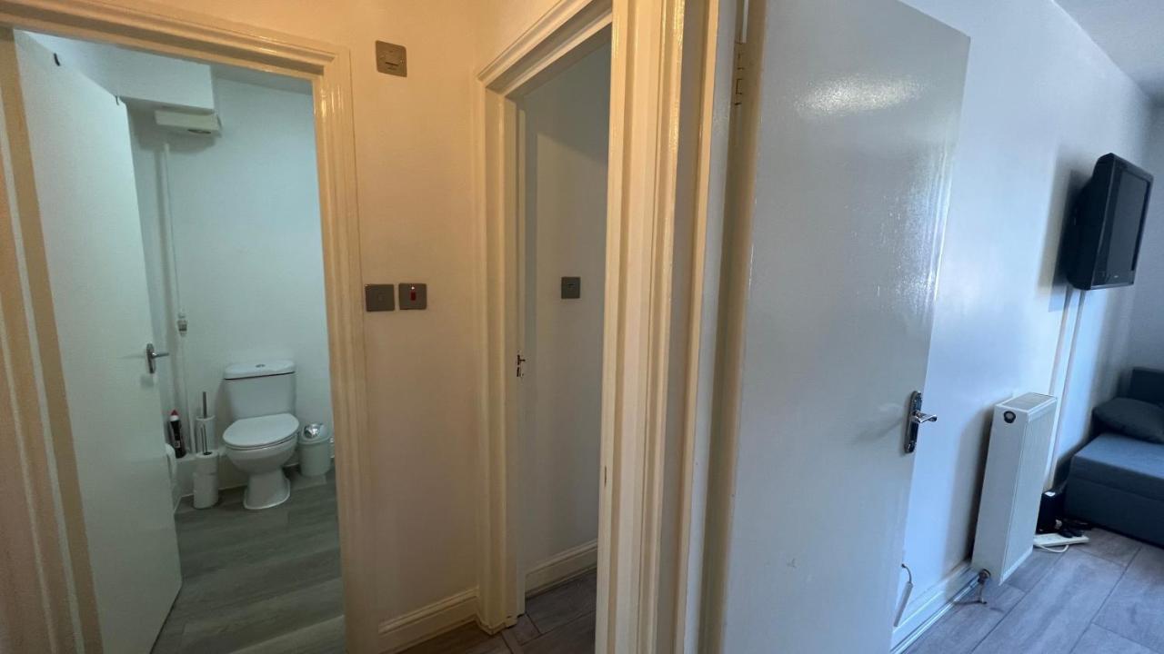 Comfy 2 Bedroom Apartments - Finchley Road, Londra Esterno foto