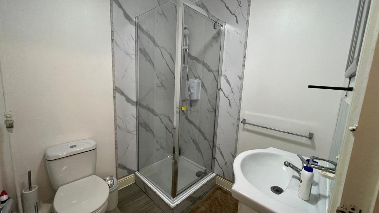 Comfy 2 Bedroom Apartments - Finchley Road, Londra Esterno foto