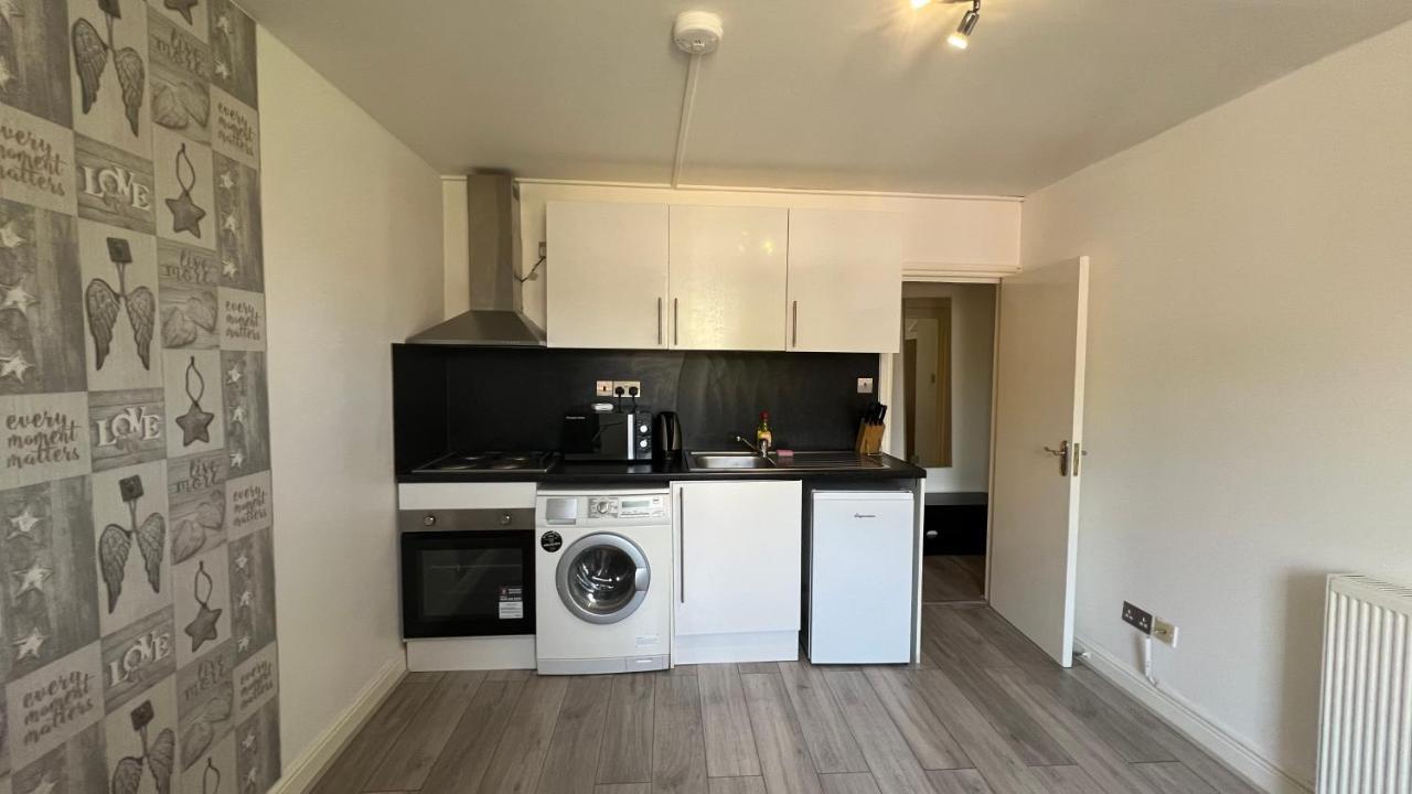 Comfy 2 Bedroom Apartments - Finchley Road, Londra Esterno foto