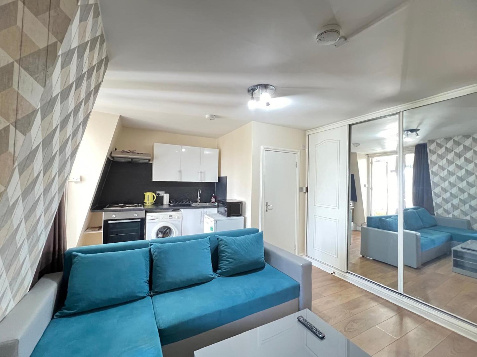 Comfy 2 Bedroom Apartments - Finchley Road, Londra Esterno foto