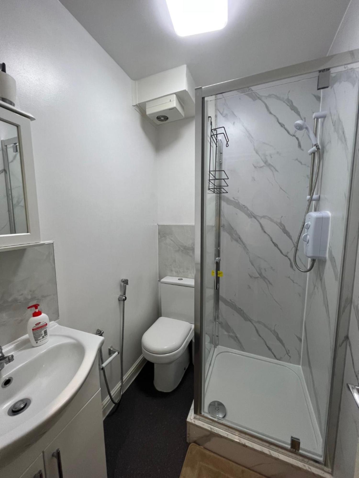 Comfy 2 Bedroom Apartments - Finchley Road, Londra Esterno foto
