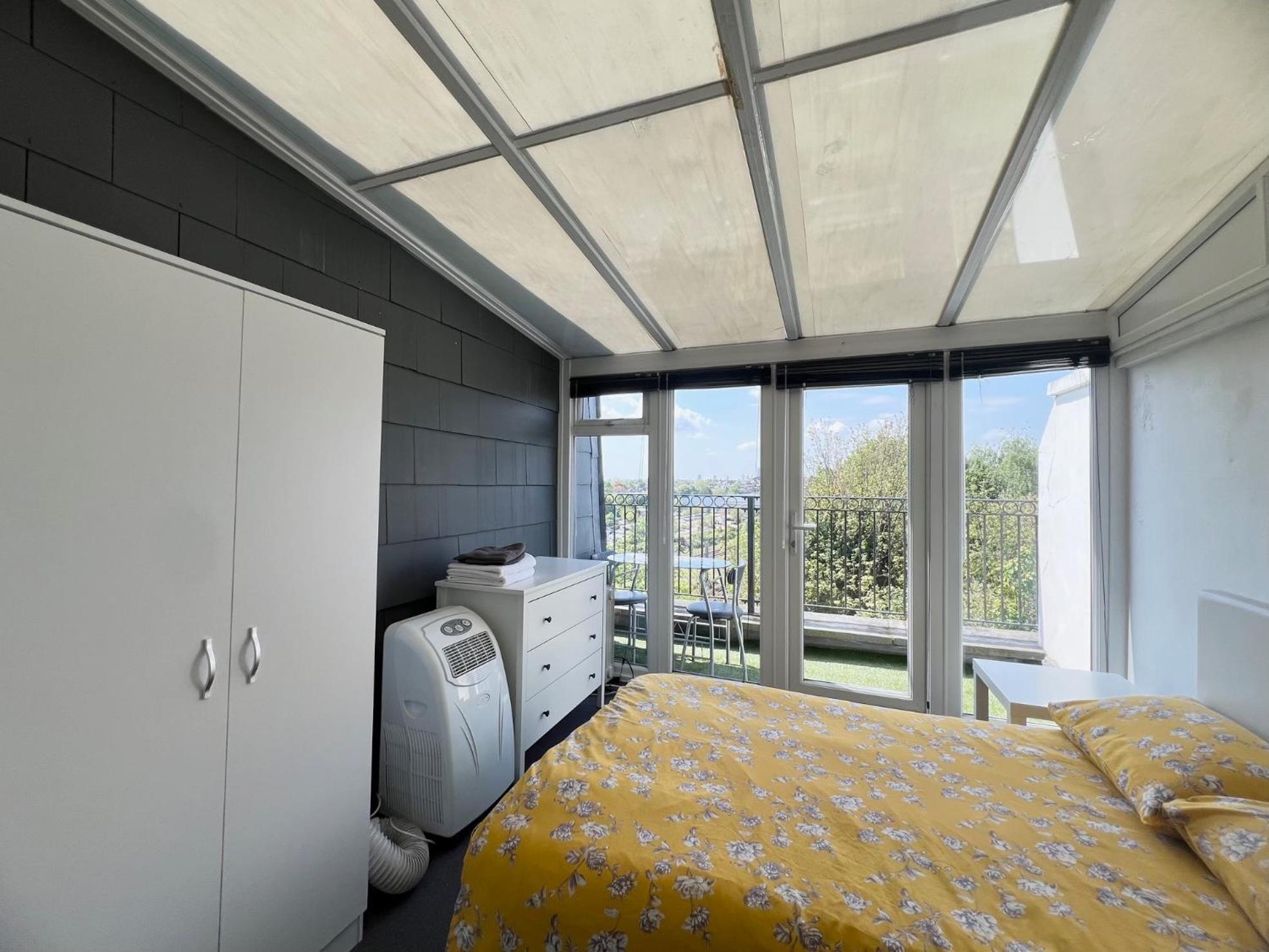 Comfy 2 Bedroom Apartments - Finchley Road, Londra Esterno foto
